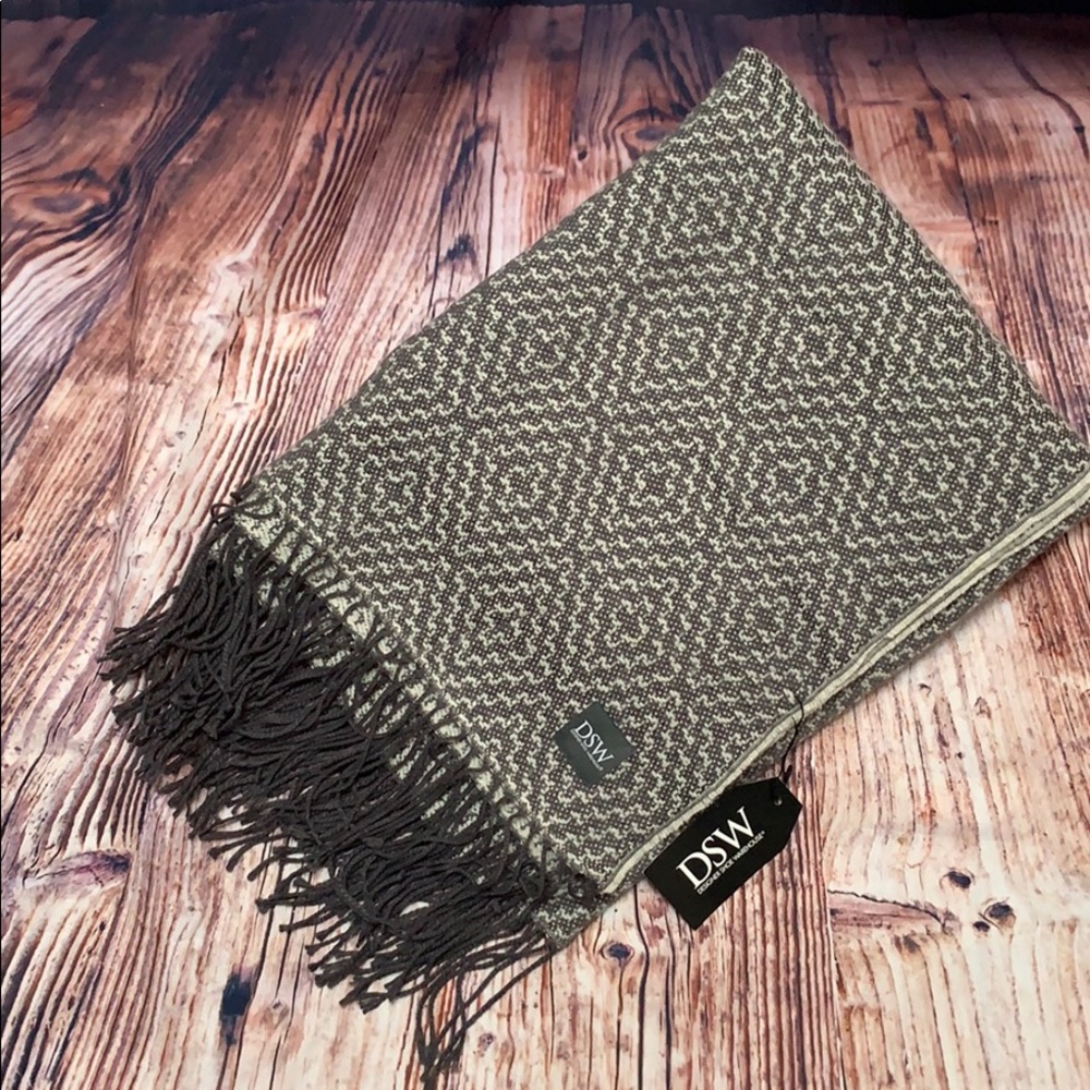 NWT DSW Gray blanket